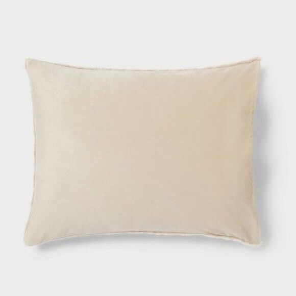 Open Box - Threshold - Full/Queen Textured Faux Fur Comforter and Sham Se Red - Picture 3 of 3